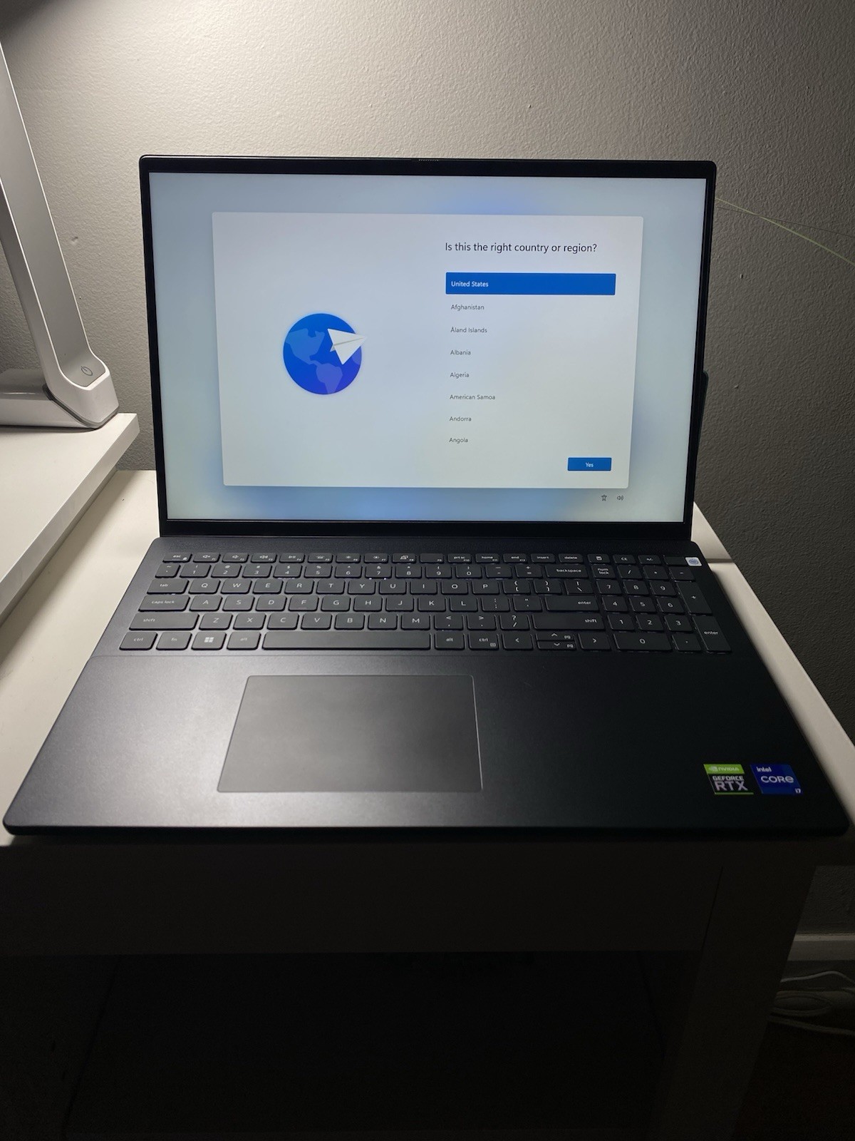 Dell Vostro 7620 16″ i7-12700H 16GB RAM GeForce RTX 3050 Windows 11 PRO Laptop
