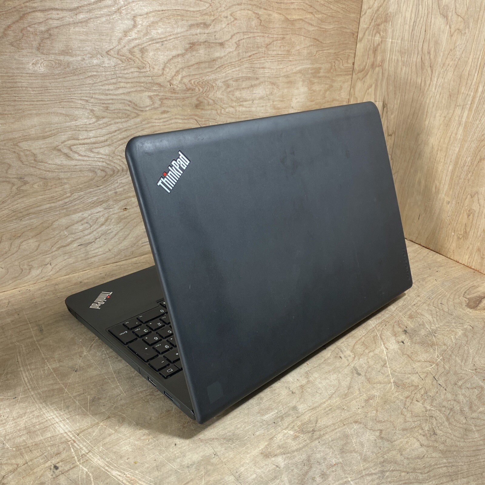 Lenovo ThinkPad E555 15.6″ NO SSD / NO RAM / Screen Good for Parts READ
