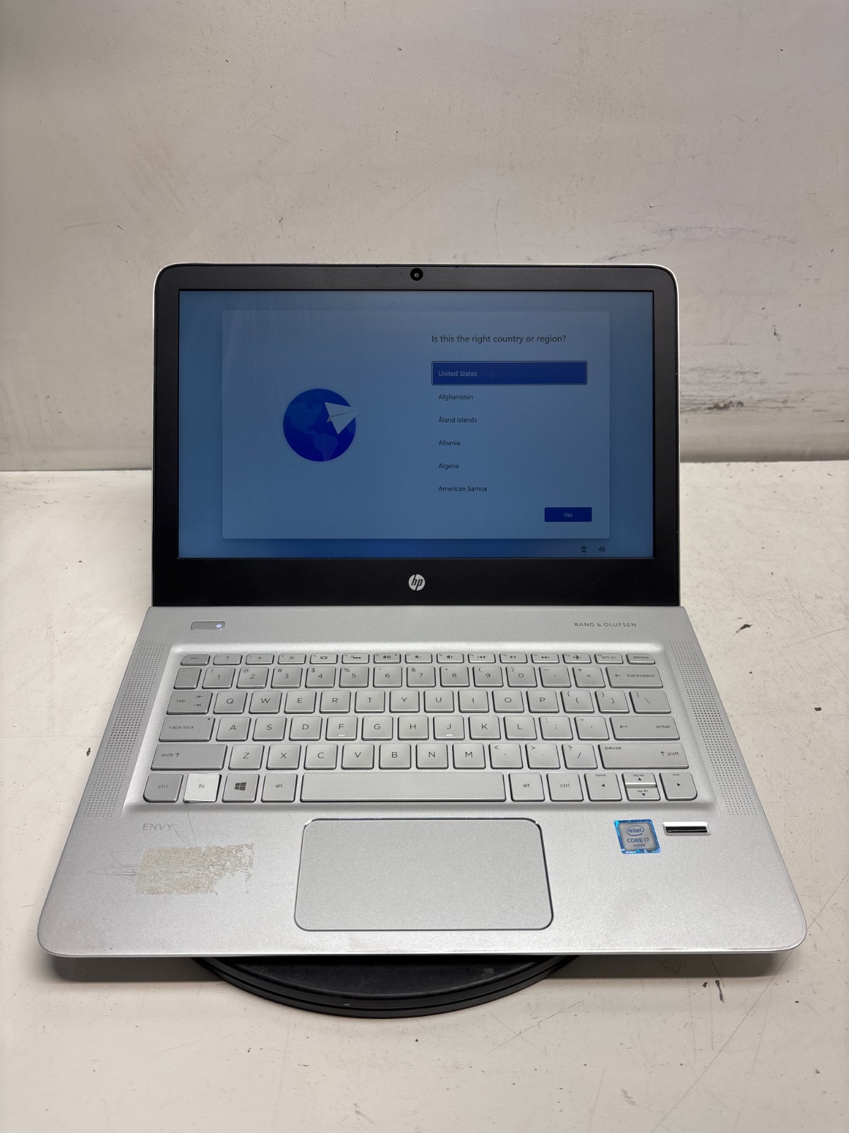 HP Envy 13-d023cl Intel Core i7-6500 2.50GHz 8GB 128GB HDD NO OS
