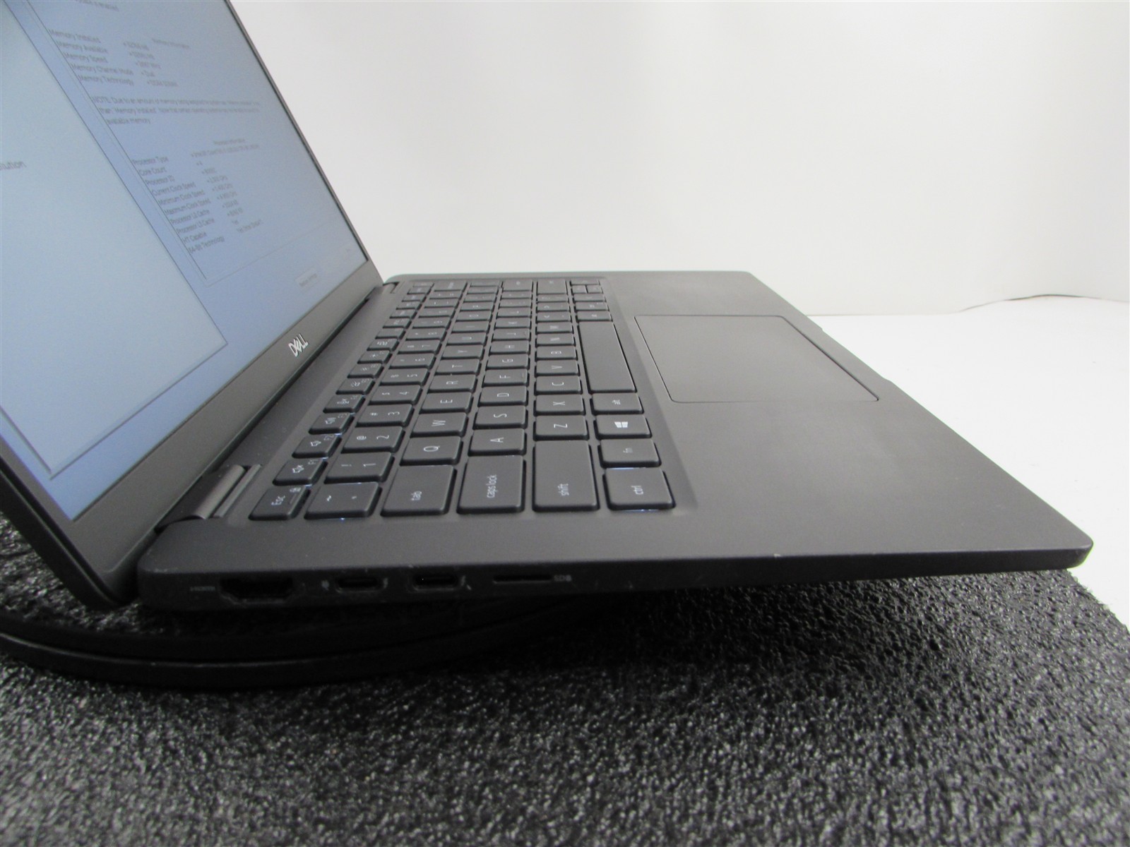 DELL LATITUDE 7410 (Ultrabook) 1920×1080 FHD I7-10610U 512GB SSD 32GB RAM NO O.S
