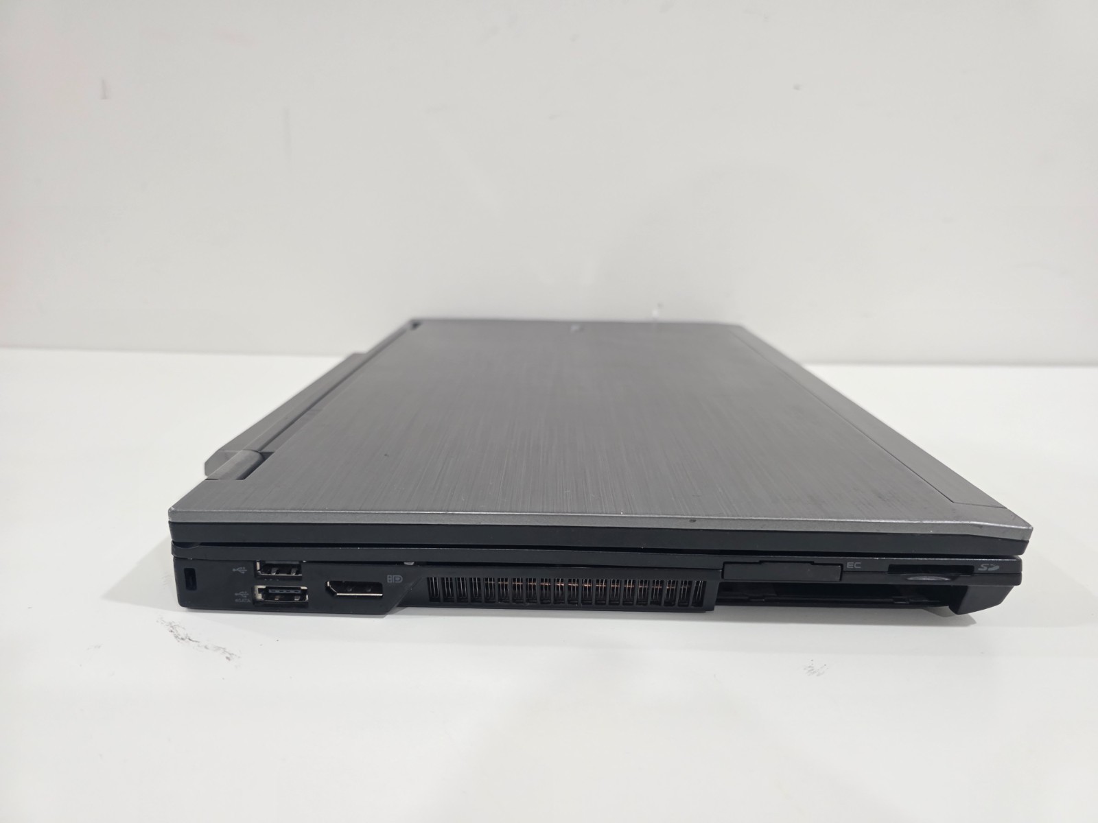 Dell Latitude E6510 Intel Core i5 CPU M 520 4GB Webcam