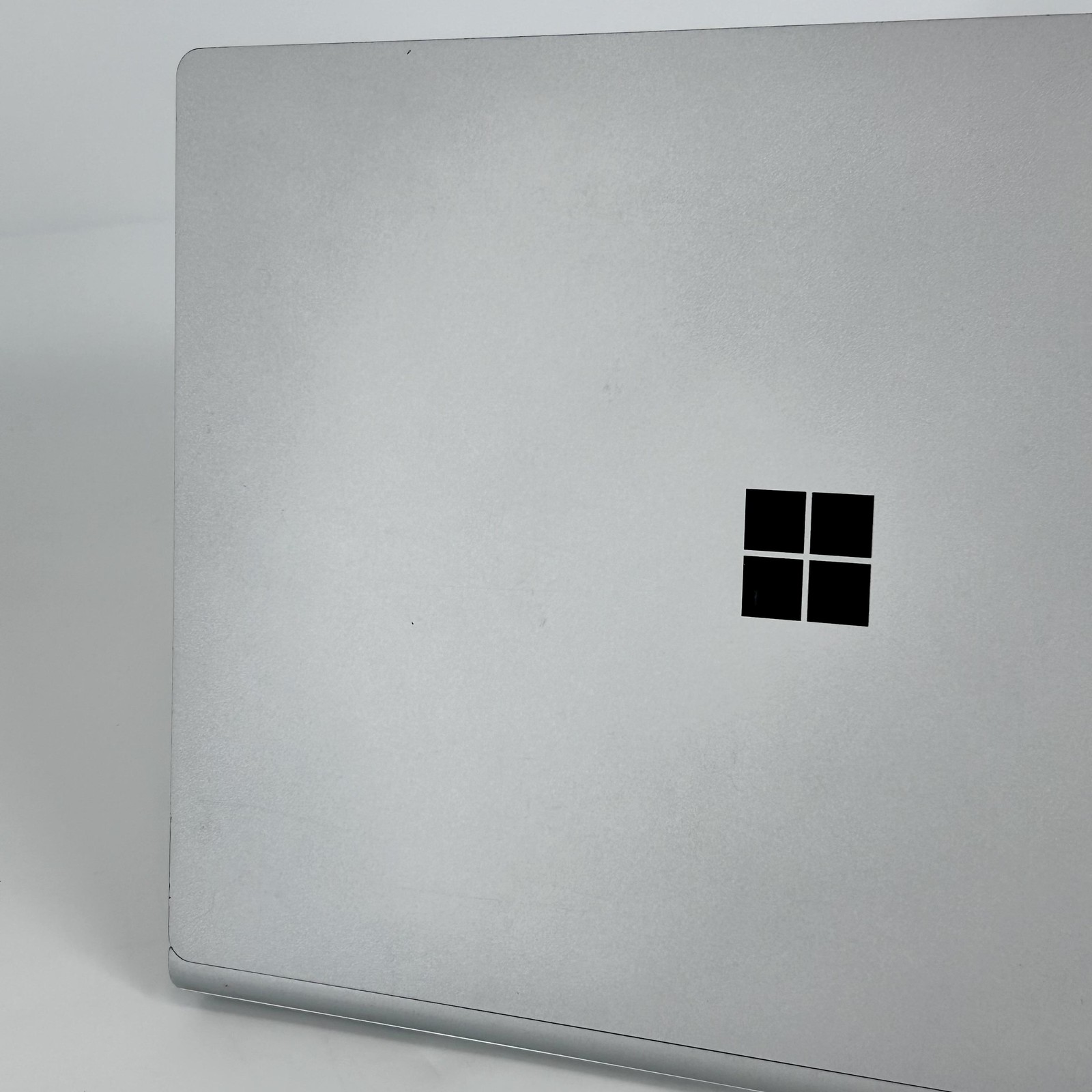 Microsoft Surface Book 2 15 TOUCH i7-8650U 1.90GHz 16GB 512GB SSD -BAD BATTERY