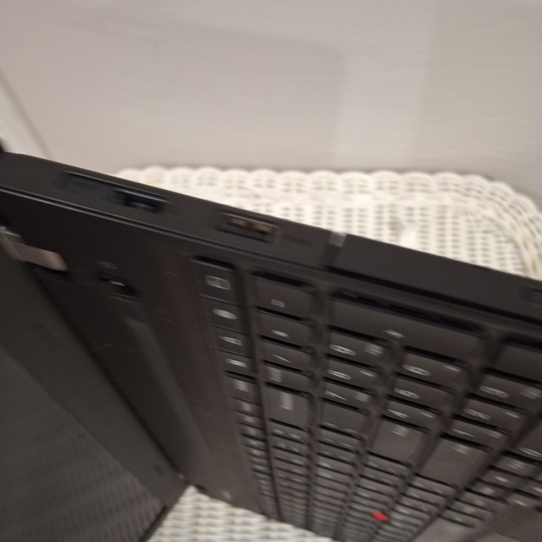 Lenovo ThinkPad E560X Laptop Black 2.3GHz Core i5, 4GB RAM 500GB HDD – For Parts