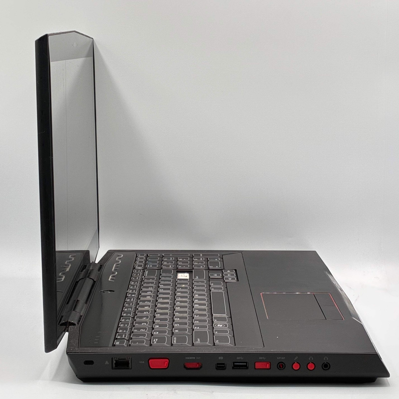 Alienware M17X R3 17in i7 8GB 1TB Black Cracked Screen