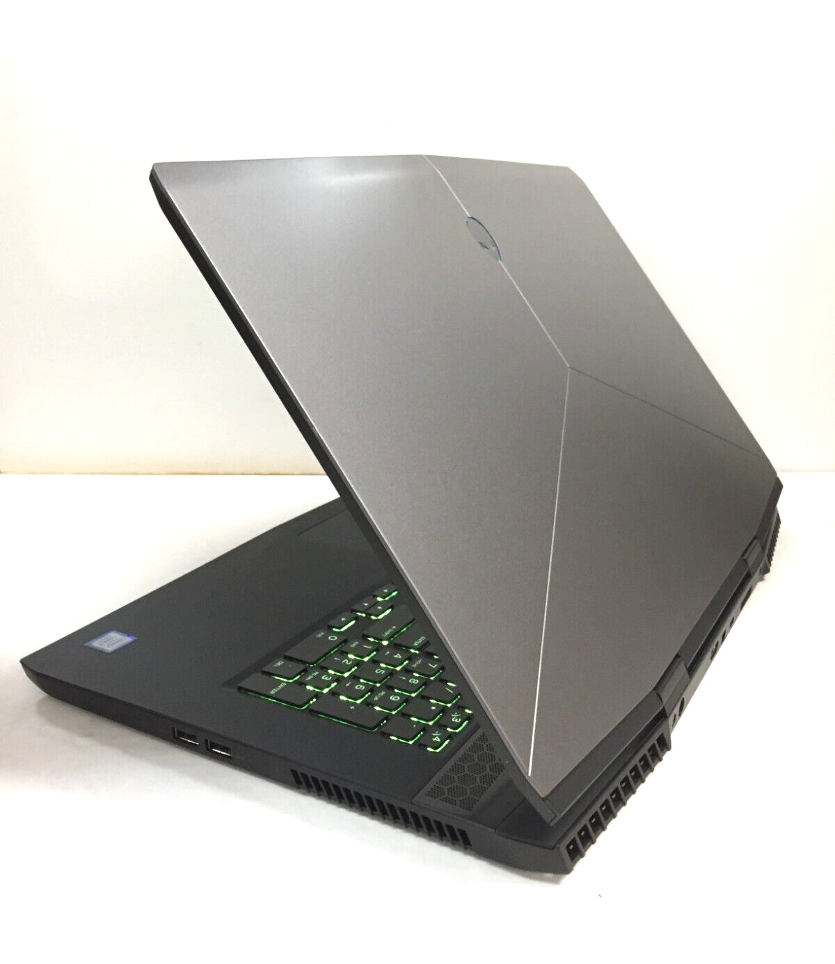 Alienware m17 17.3″ FHD Gaming Laptop/Intel i7-8750H/16GB/1TB HDD+256GB SSD/W10H