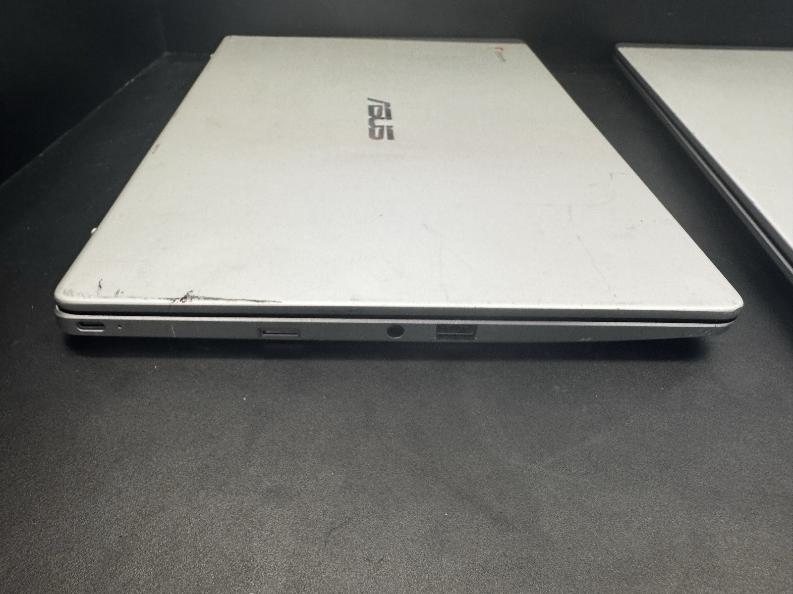 Asus Chromebook C423NA ( C423na-wb04 ) NO POWER x2