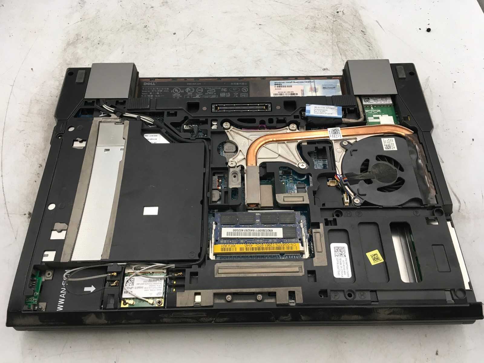 DELL LATITUDE E6400 – BOOTS TO BIOS- INTEL CORE 2 DUO – 2GB RAM – 14″ – READ -BB