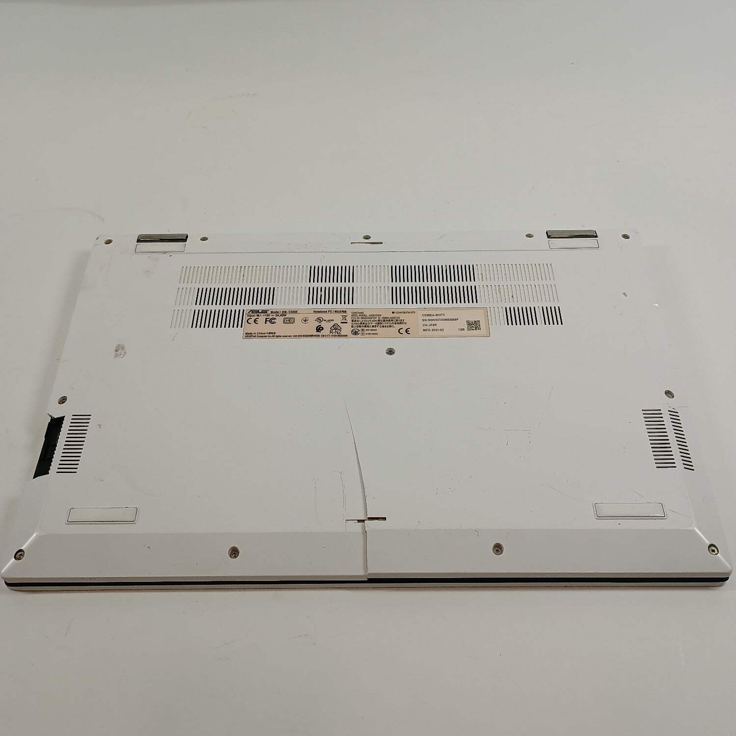 Broken Asus Chromebook C536E 15.6″ i3-1115G4 3.0GHz 8GB RAM 128GB SSD Cracked