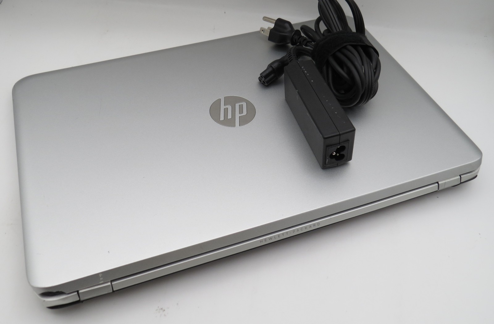 HP Envy M6 i5-4210m @ 2.6 8GB DDR3 256GB SATA SSD 15″ touch No OS