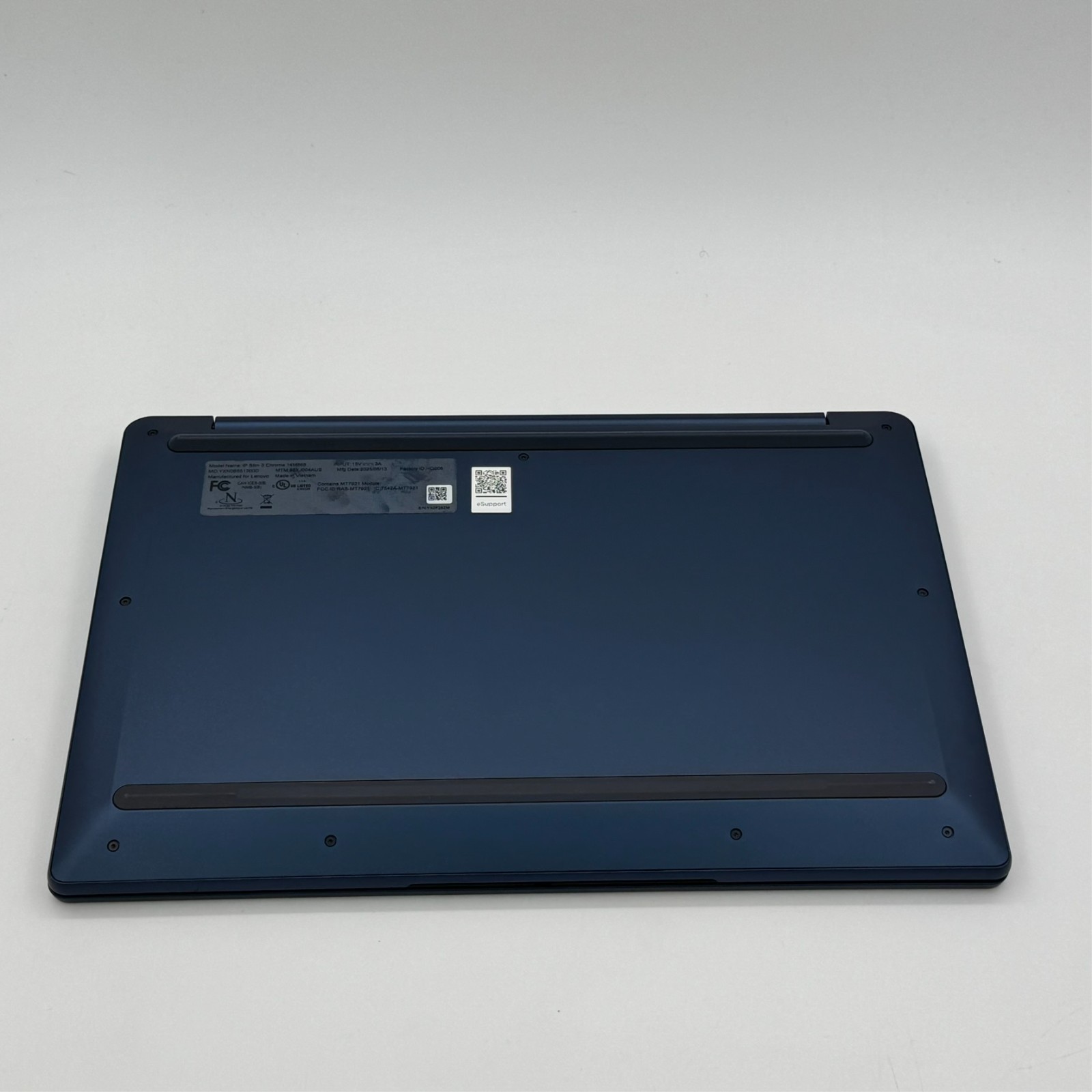 Lenovo IdeaPad Slim 3 Chromebook 14″ FHD MediaTek 8-Core 4GB 64GB Abyss Blue