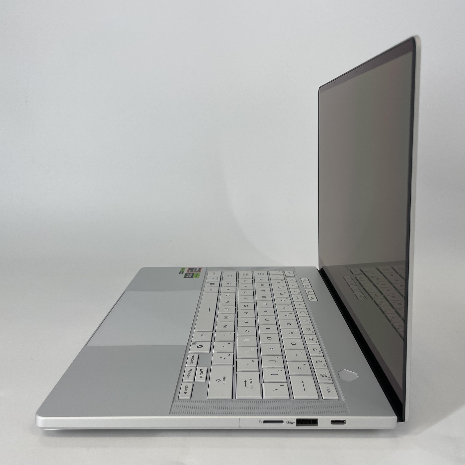 Asus ROG Zephyrus G14 GA403 120Hz QHD+ Ryzen AI 9 HX 370 32GB 1TB RTX 5070 Ti