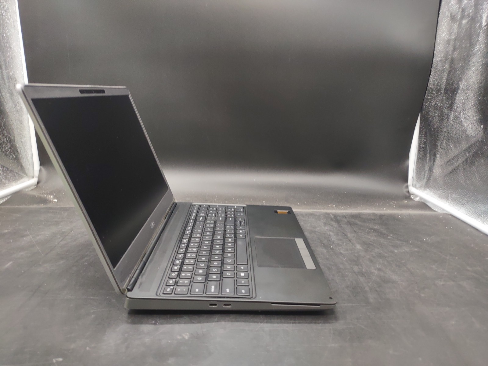 Dell Precision 7550 i9 10885H @ 2.40GHz 64GB RAM NO SSD NO OS