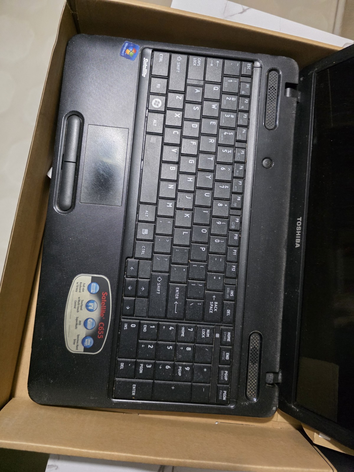 Toshiba Satellite C655 15.6″ Laptop AMD 2.30GHz 3GB 320GB HDD Win7 Wi-Fi