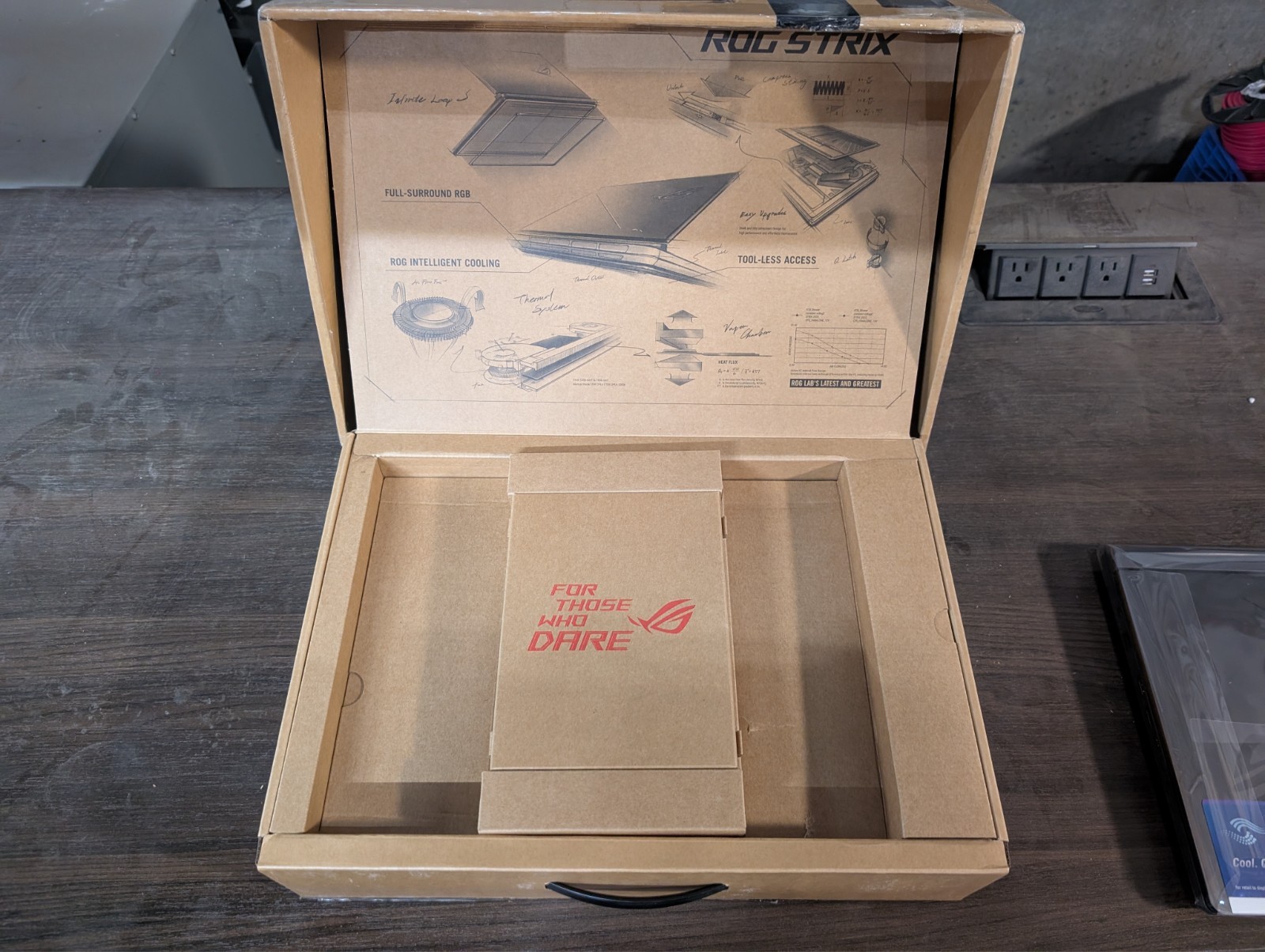 ASUS ROG STRIX G16 G615J 16″ 165Hz NVIDIA RTX 5060 I9-1400HX PICTURED ITEMS ONLY