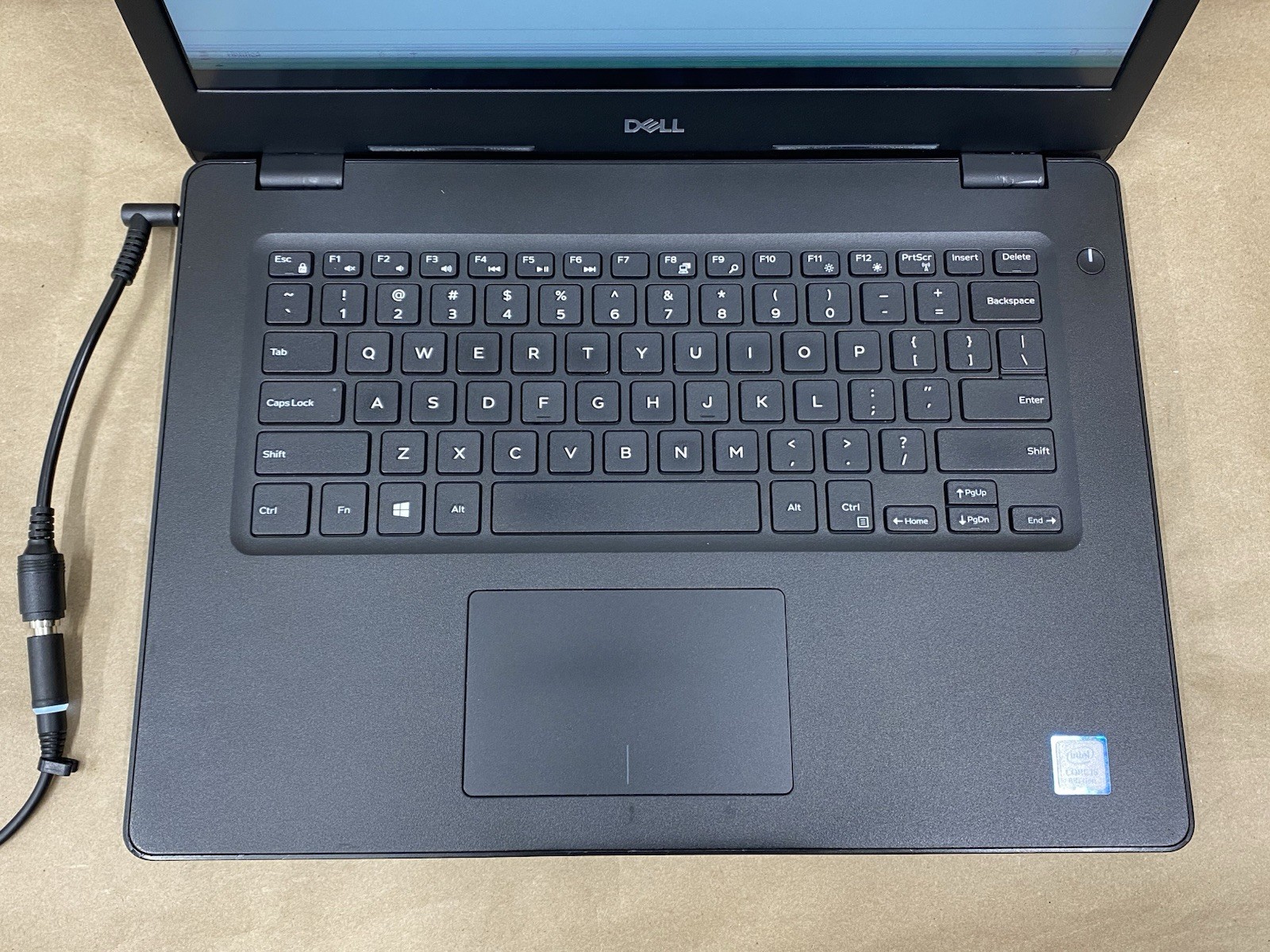 Dell Latitude 3490 – 14″ 1920×1080 – i5-8250U – 4GB – 128GB SSD Win 11 Pro READ