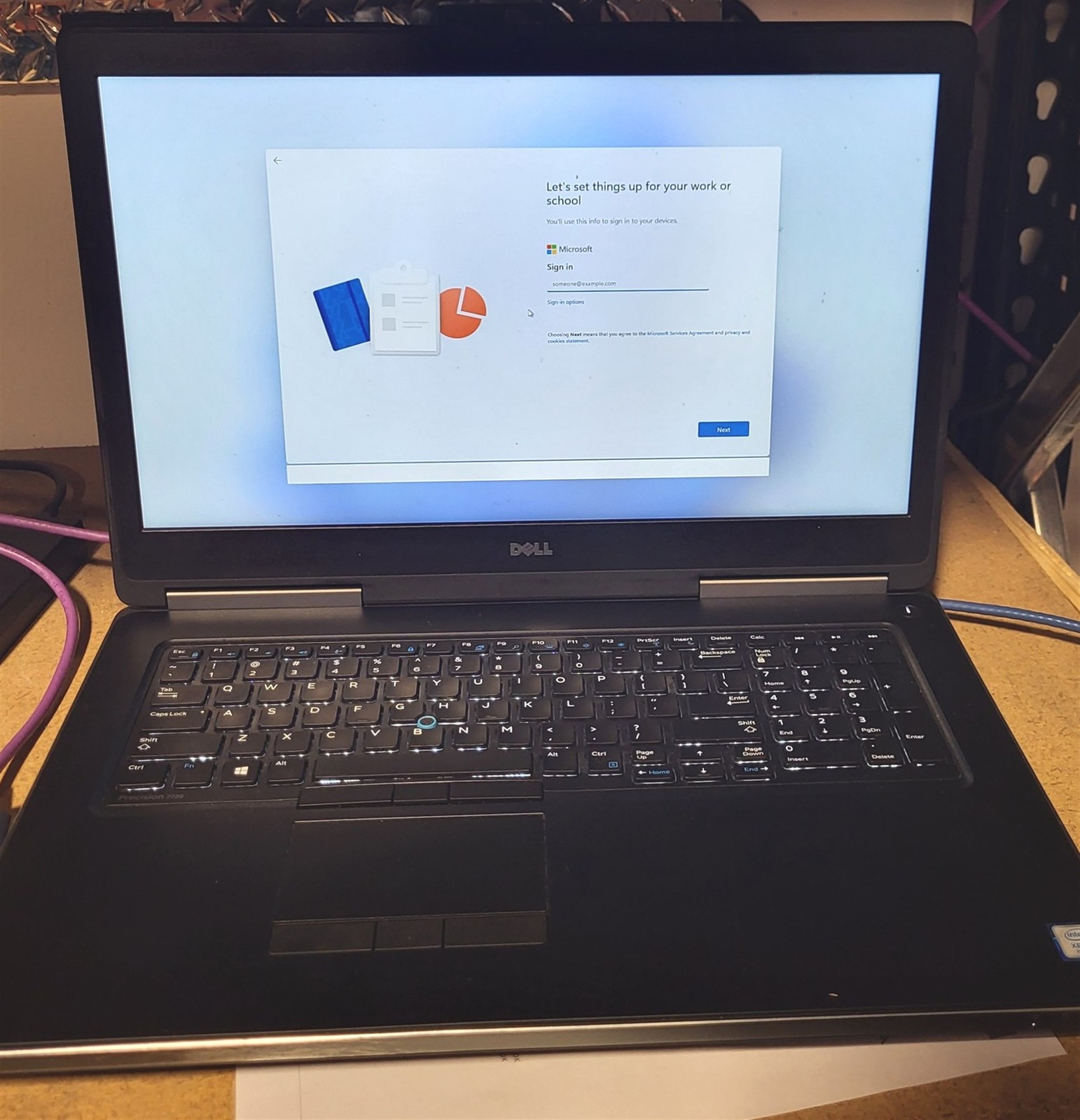 Scratched LCD Dell Precision 7720 Xeon E3-1505M v6 3GHz 32GB 256GB Quadro P5000