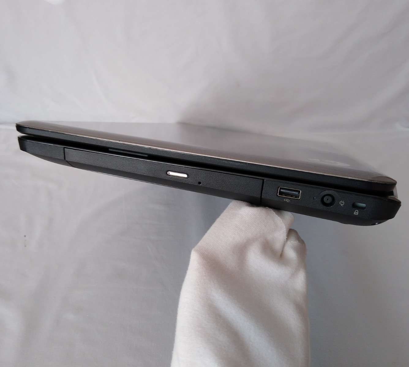 HP Pavilion G7 Notebook Laptop Windows 7 Home Premium AMD 4Core 1.5GHz 4GB RAM