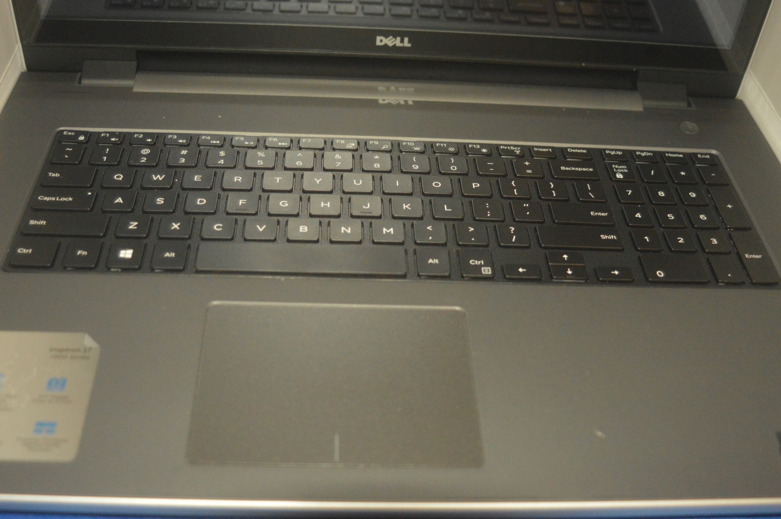 dell 5759 inspiron /16 mem/ 230mhz/windows 10/1000 mb h/ drive