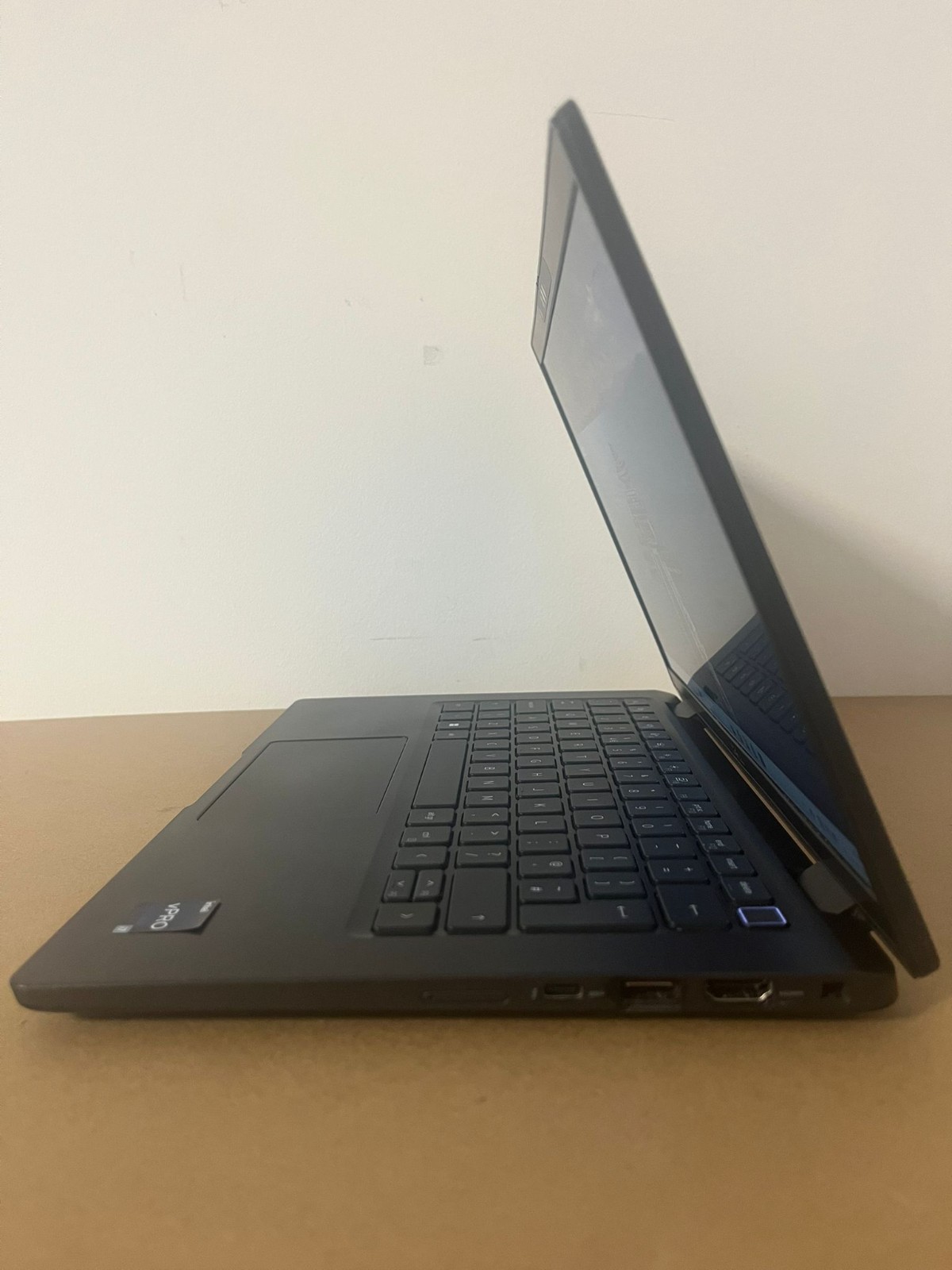 Dell Latitude 7330 i7-1265U 16GB RAM 256GB SSD 13.3″ FHD Win 11 Pro Laptop