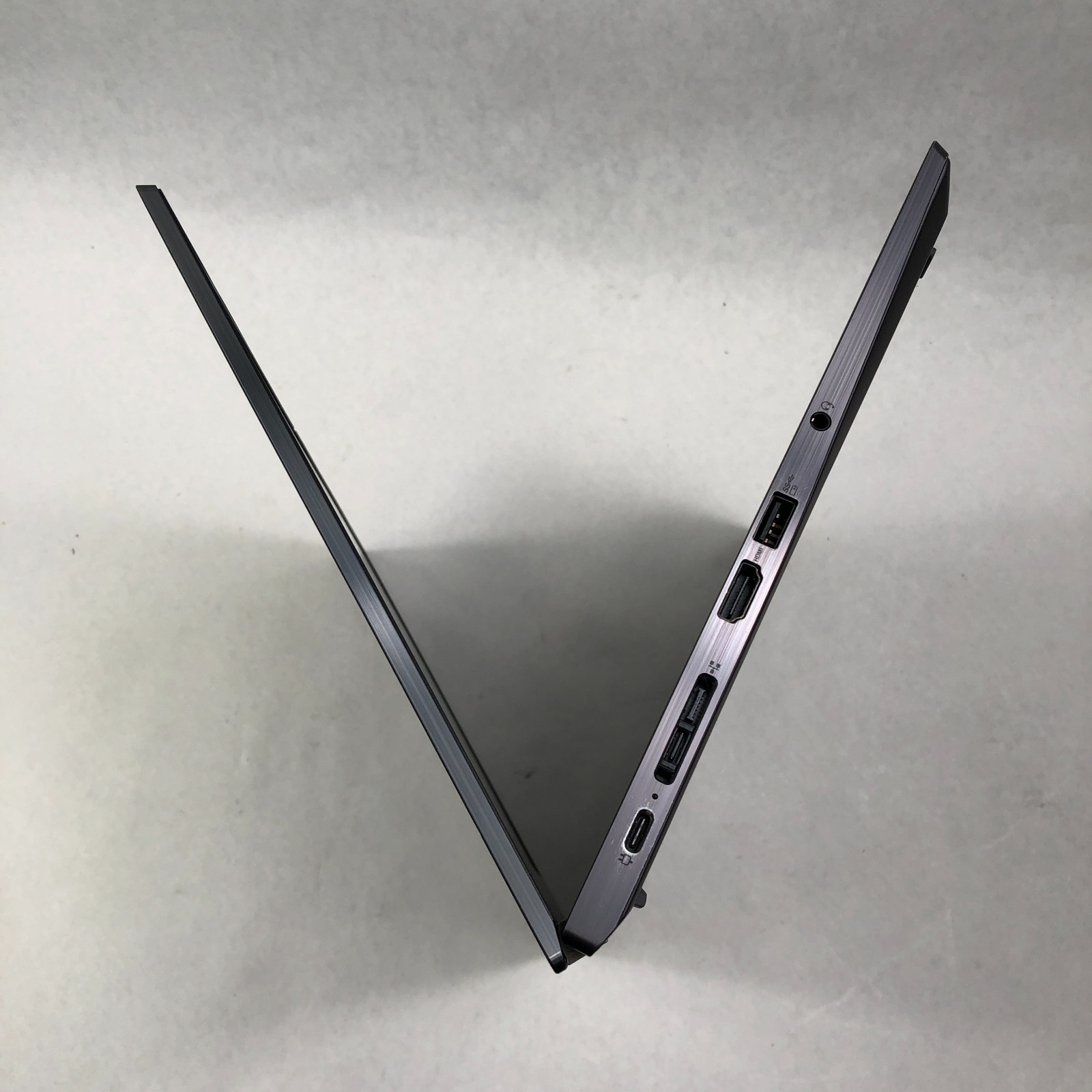 Lenovo ThinkPad T14s Gen 2 AMD Ryzen 5 PRO 5650U 8GB RAM 256GB SSD NO OS