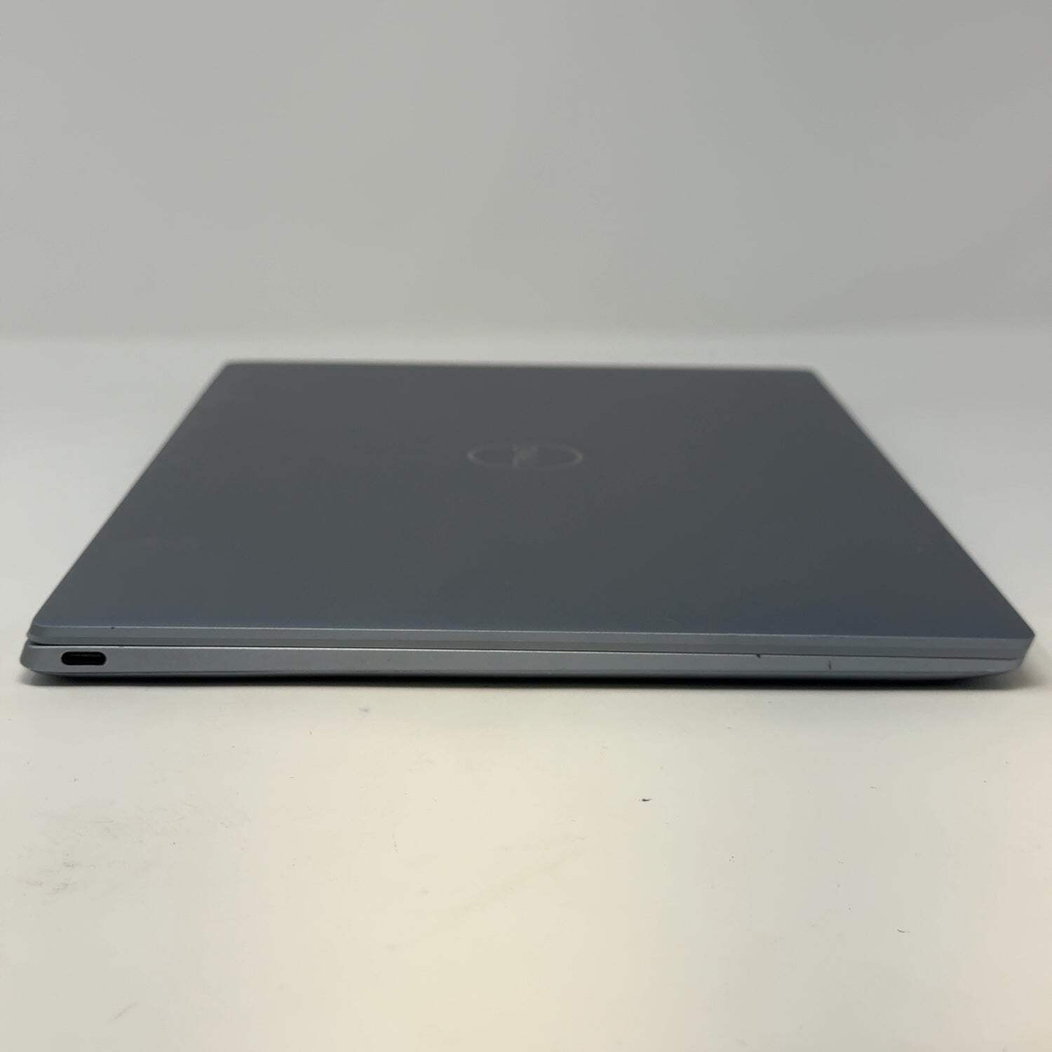 Dell XPS 9315 13.3″ i5-1230U 1.0GHz 8GB RAM 256GB SSD