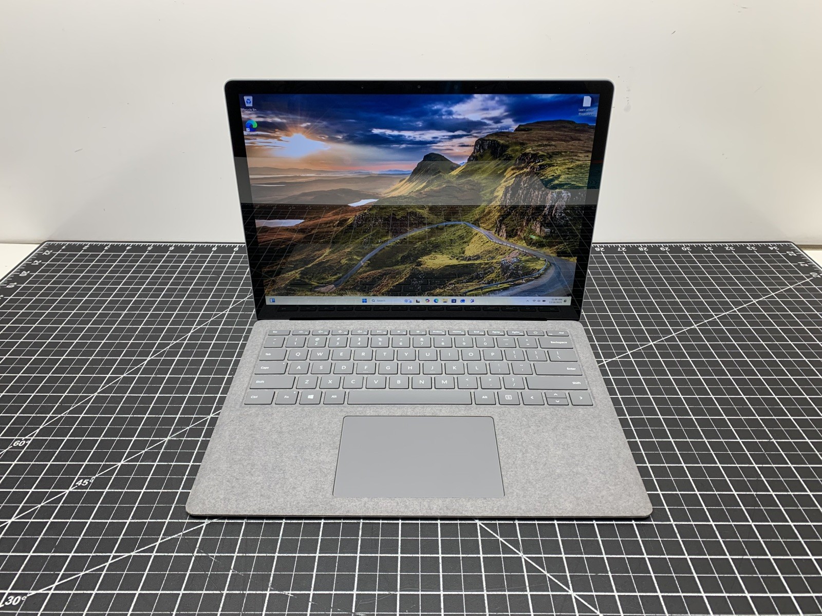 Microsoft Surface Laptop 4 1950 Intel i5-1145G7 | 512GB SSD, 8GB RAM | #P196