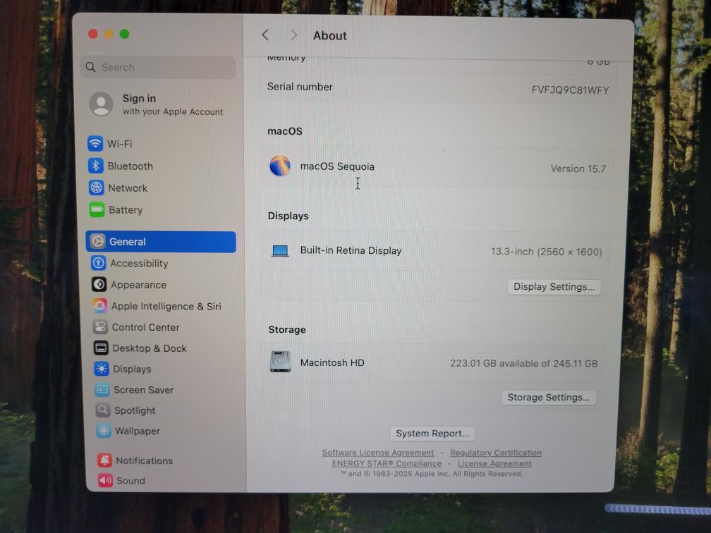 AS-IS! SCREEN BAD! MACBOOK 8GB 256 see pictures bad screen. (P04022620)