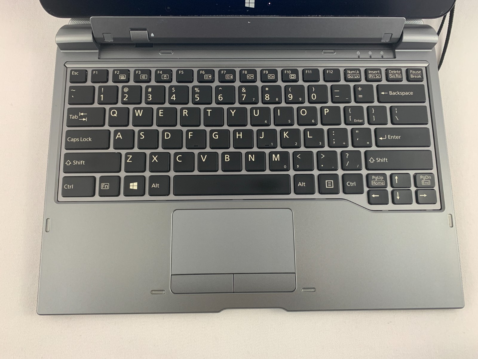 Fujitsu Stylistic Q736 Laptop Intel Core i5-6200U 2.3GHz, 4GB RAM 128GB SSD W10P
