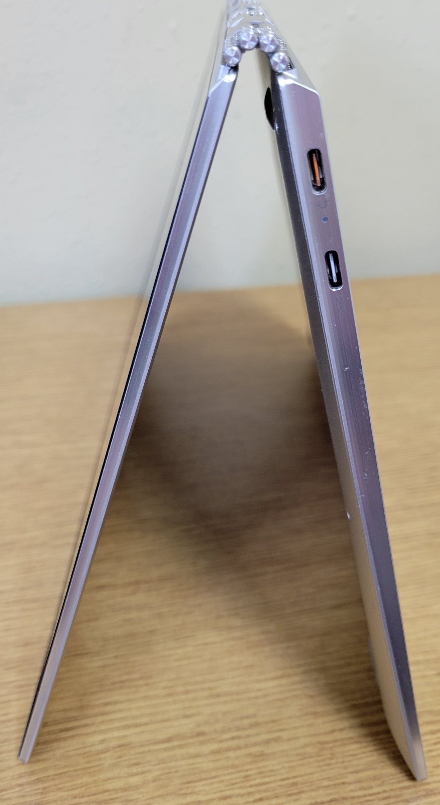 Lenovo Yoga (80VF) 910-13ikb i7-7500U 2.90GHz 16GB 256GB SSD 4K 360Touch No OS