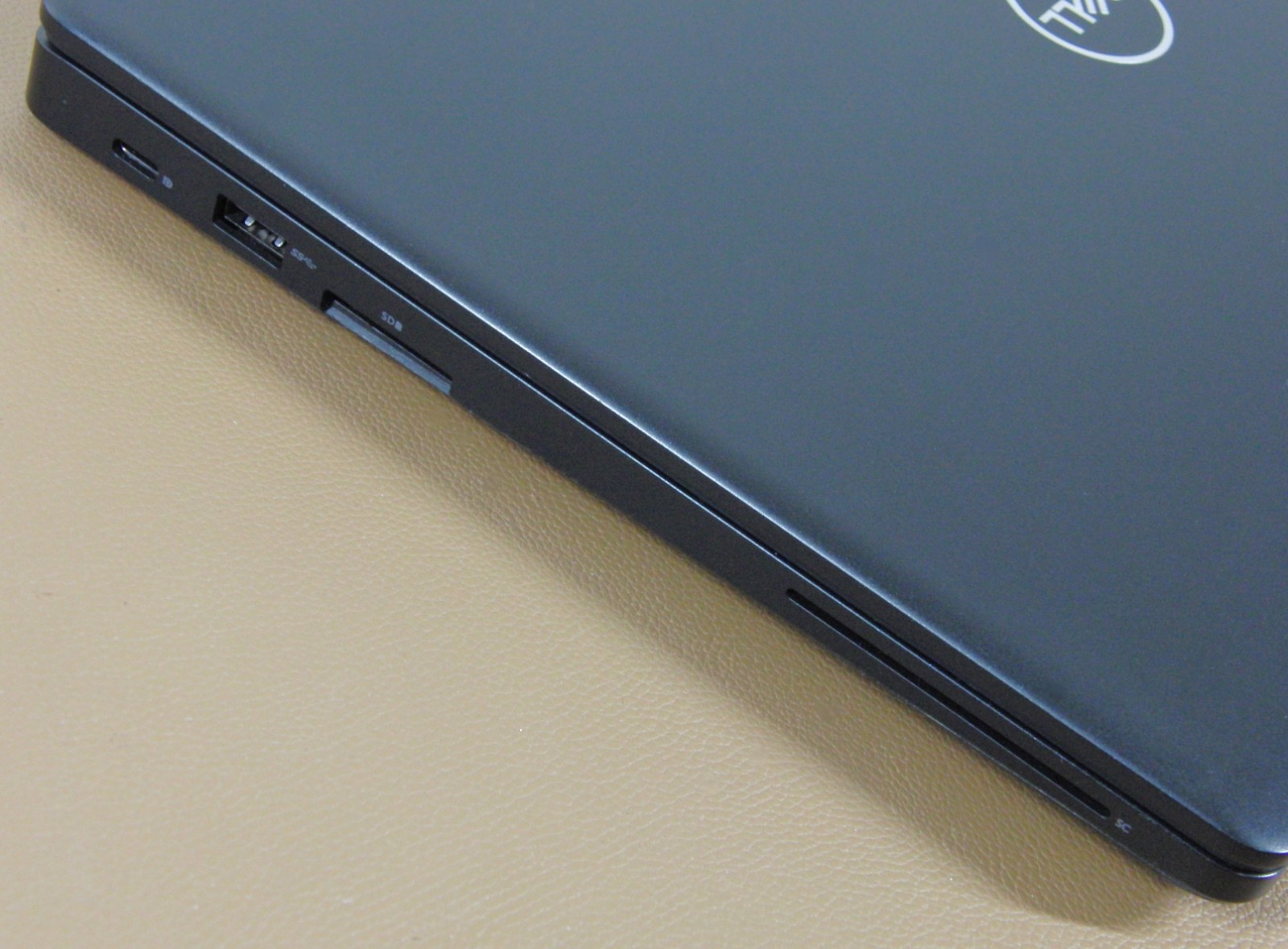 Dell Latitude 5490 14″ i5 8350u 1.7GHz 256GB M.2 SSD 16GB Windows 11 Pro