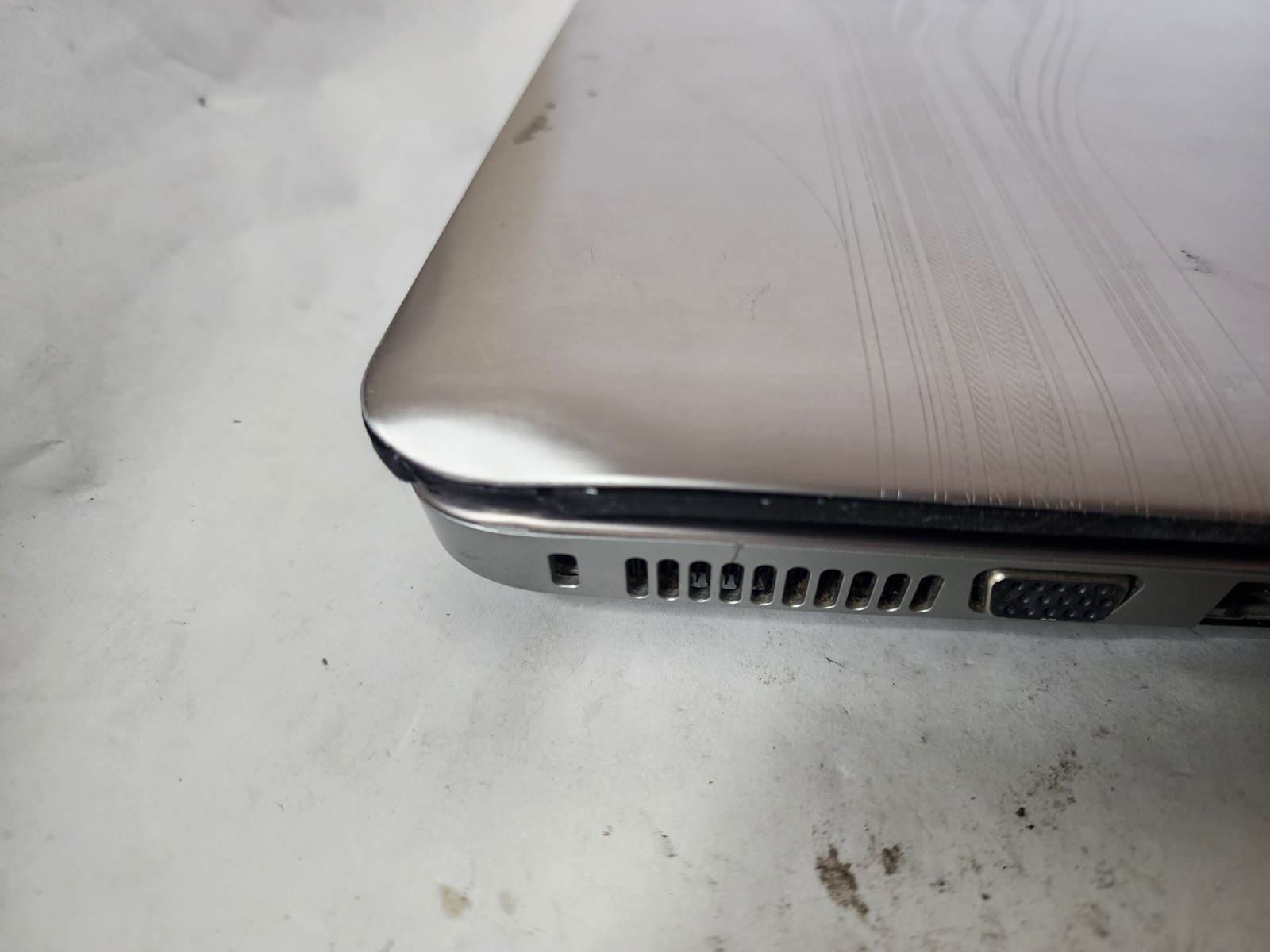 HP PAVILION DM4 4GB RAM 500GB HDD I5-m450@2.40ghz 4gb Ram WIN 7, NO BATTERY Read