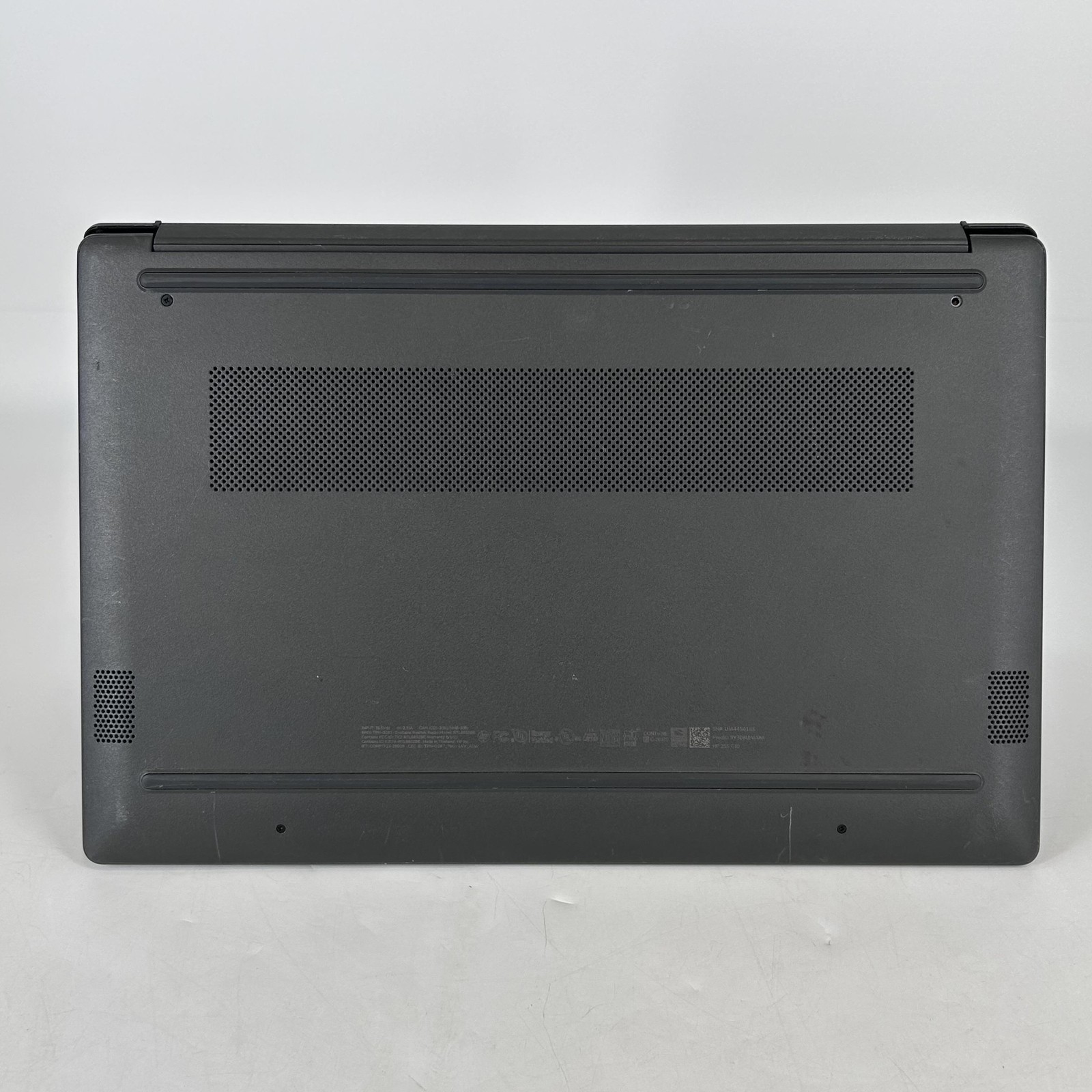 HP 255 G10 15.6 Silver HD 2.0 GHz Ryzen 3 7320U 8GB RAM 256GB SMOKE/HERBAL ODOR