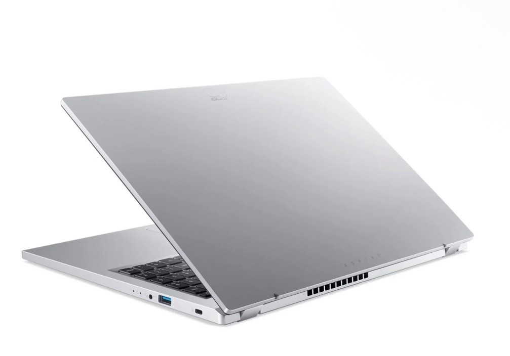 Acer Aspire 3 Laptop 15.6in 1TB AMD Ryzen 5 7520U 2.8GHz RESTORED