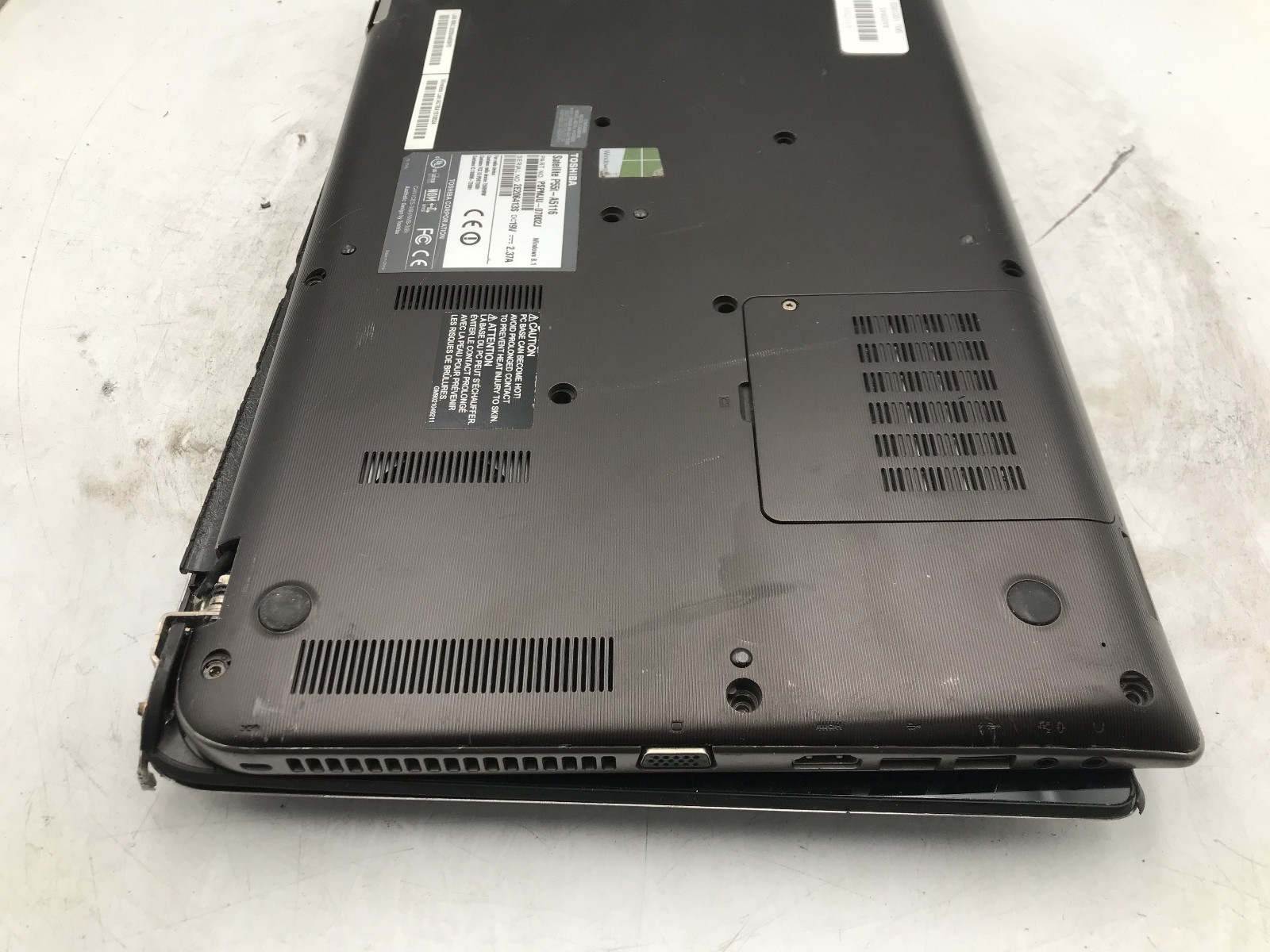 TOSHIBA SATELLITE P55T A5116 -FOR PARTS/REPAIR- INTEL I5 4200U – NO RAM -READ-BB