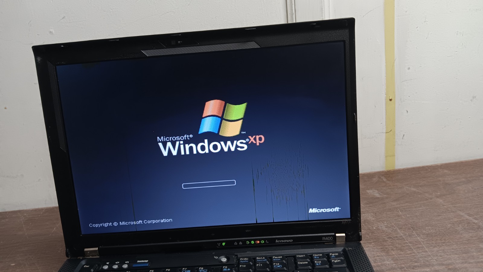 IBM Lenovo ThinkPad R400 Laptop core 2 Duo 100 GB HD Windows XP 14″ LCD Parts
