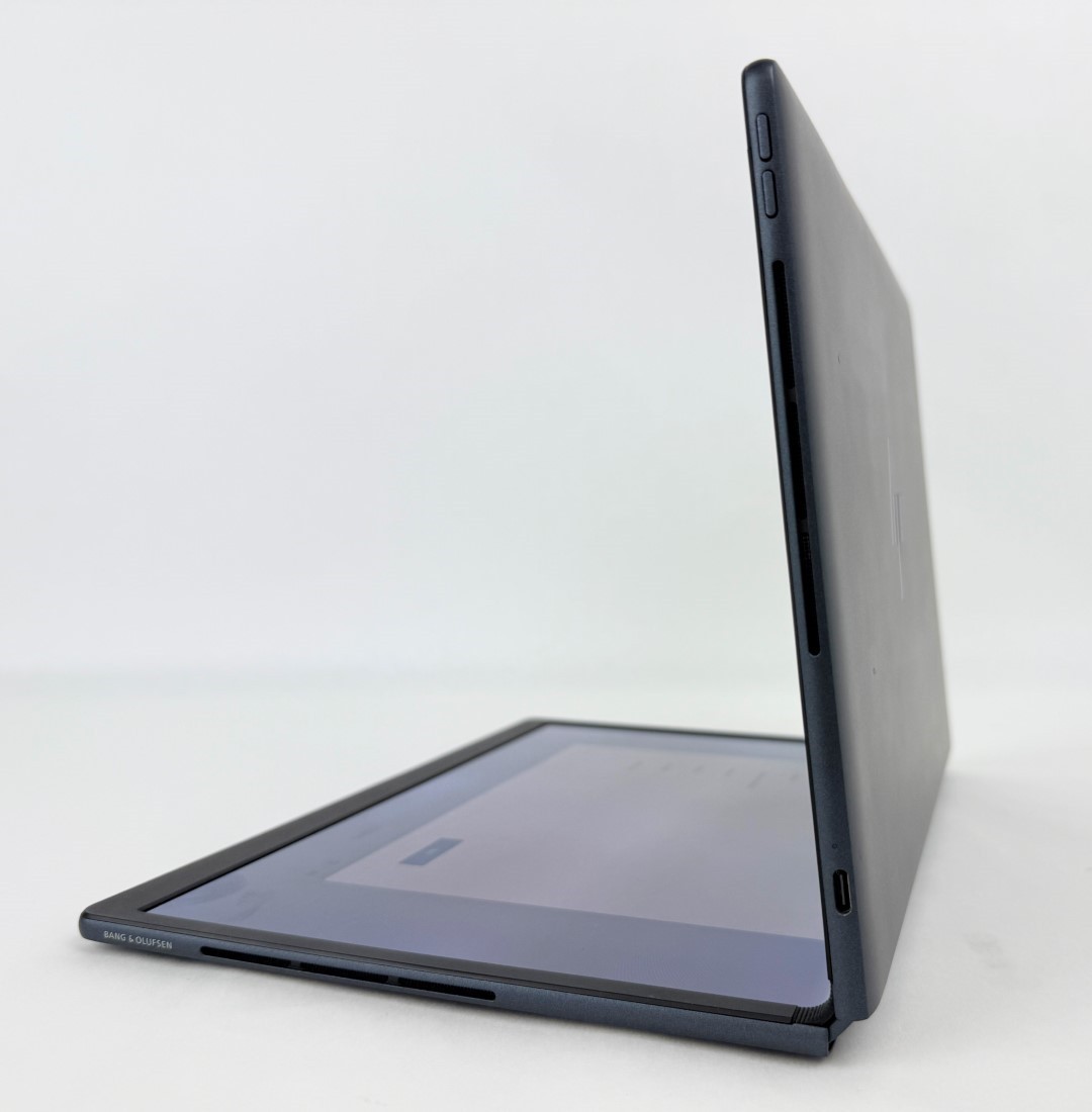 HP Spectre 3in1 17-cs0013dx 17″ 2.5K OLED Touch i7-1250U 16GB 1TB W11H Foldable