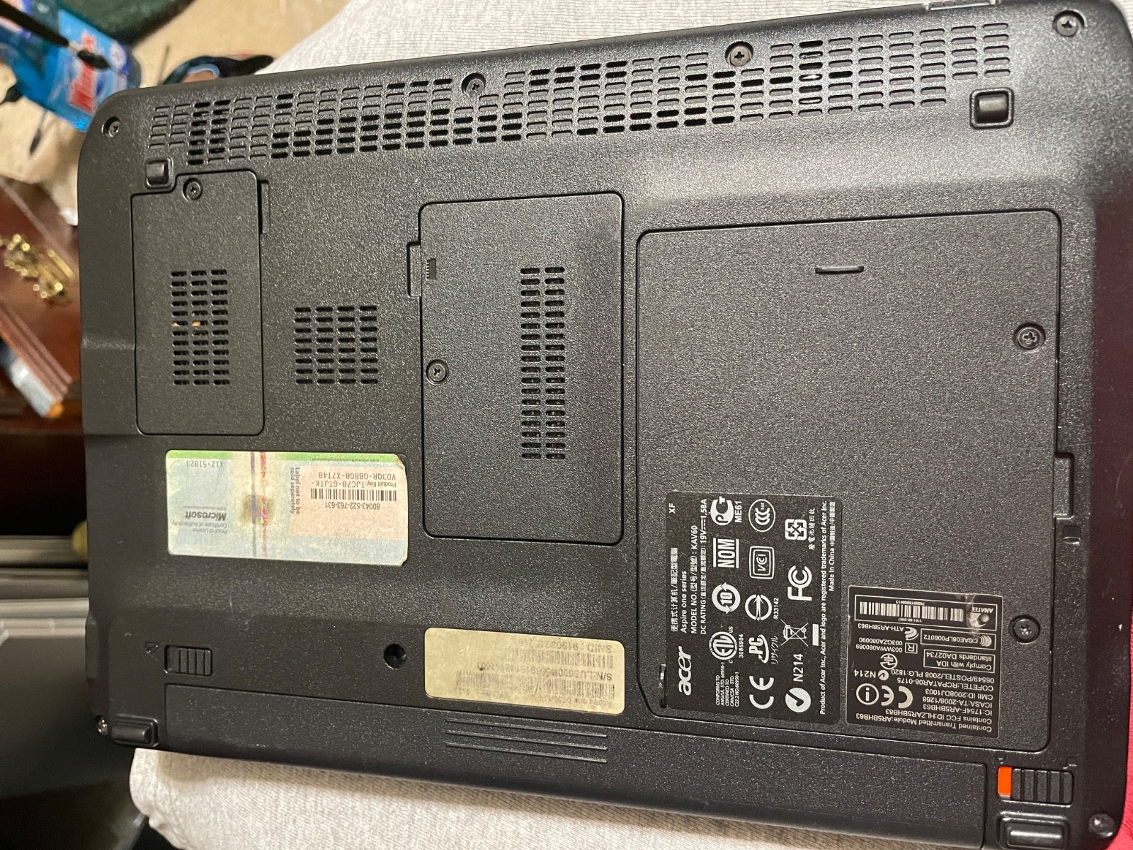 Acer Aspire One, KAV60, Intel Atom N270 1.6GHz, 1GB RAM NO HARD DRIVE