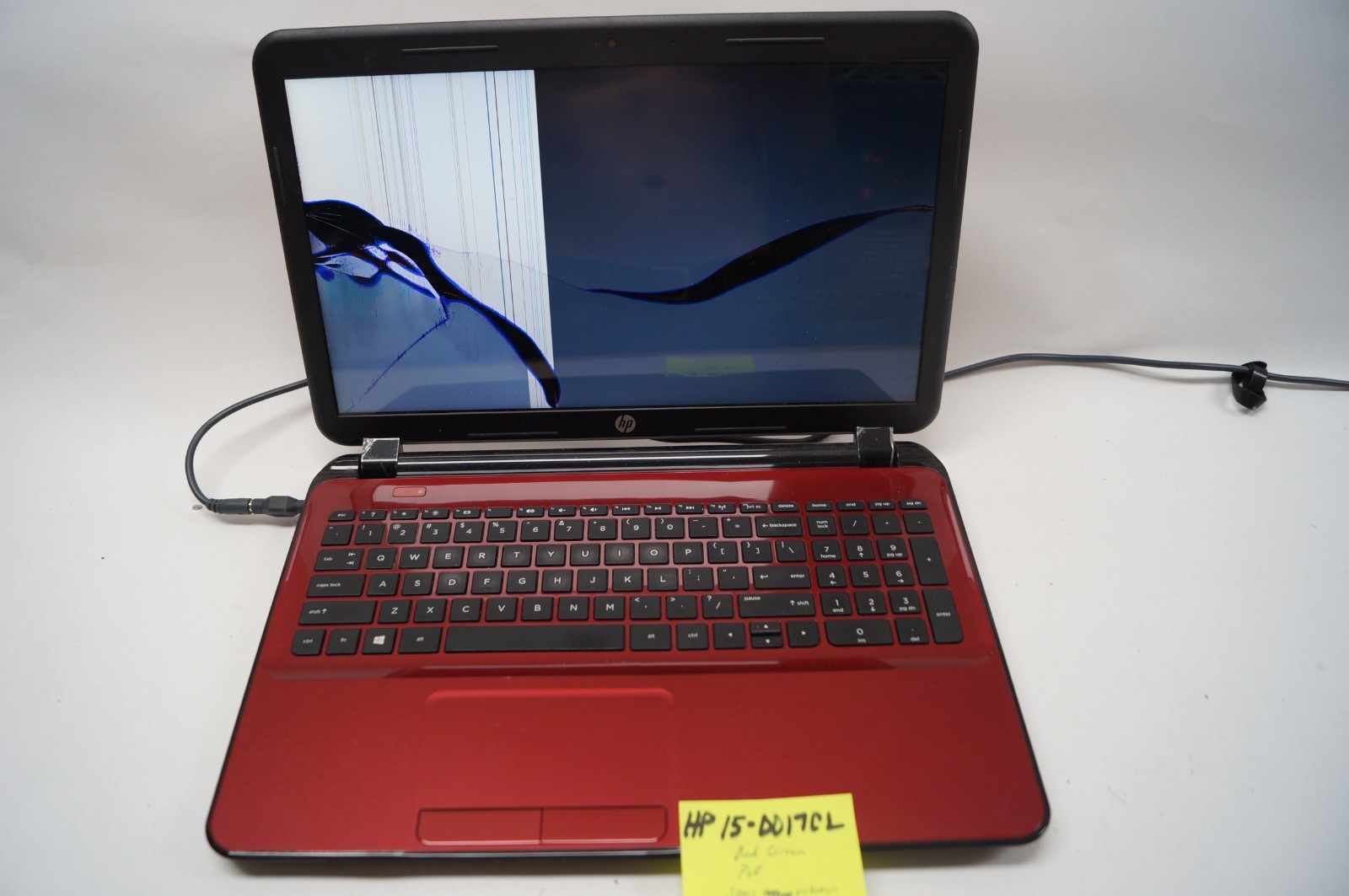 HP 15-D017CL 15″ A6-52000 APU 2.0GHz 1TB HDD AMD Radeon HD 8400 READ PoR E112