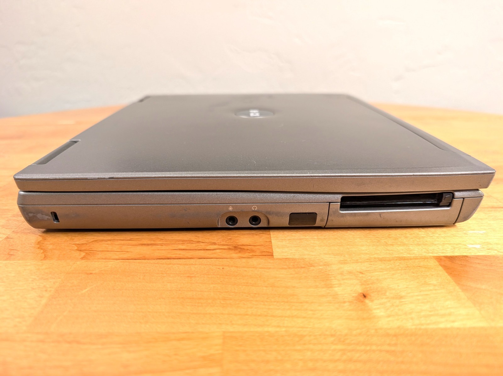 Dell Latitude D610 Laptop W/ Windows XP Professional SP3 – WiFi, DVD – Complete!