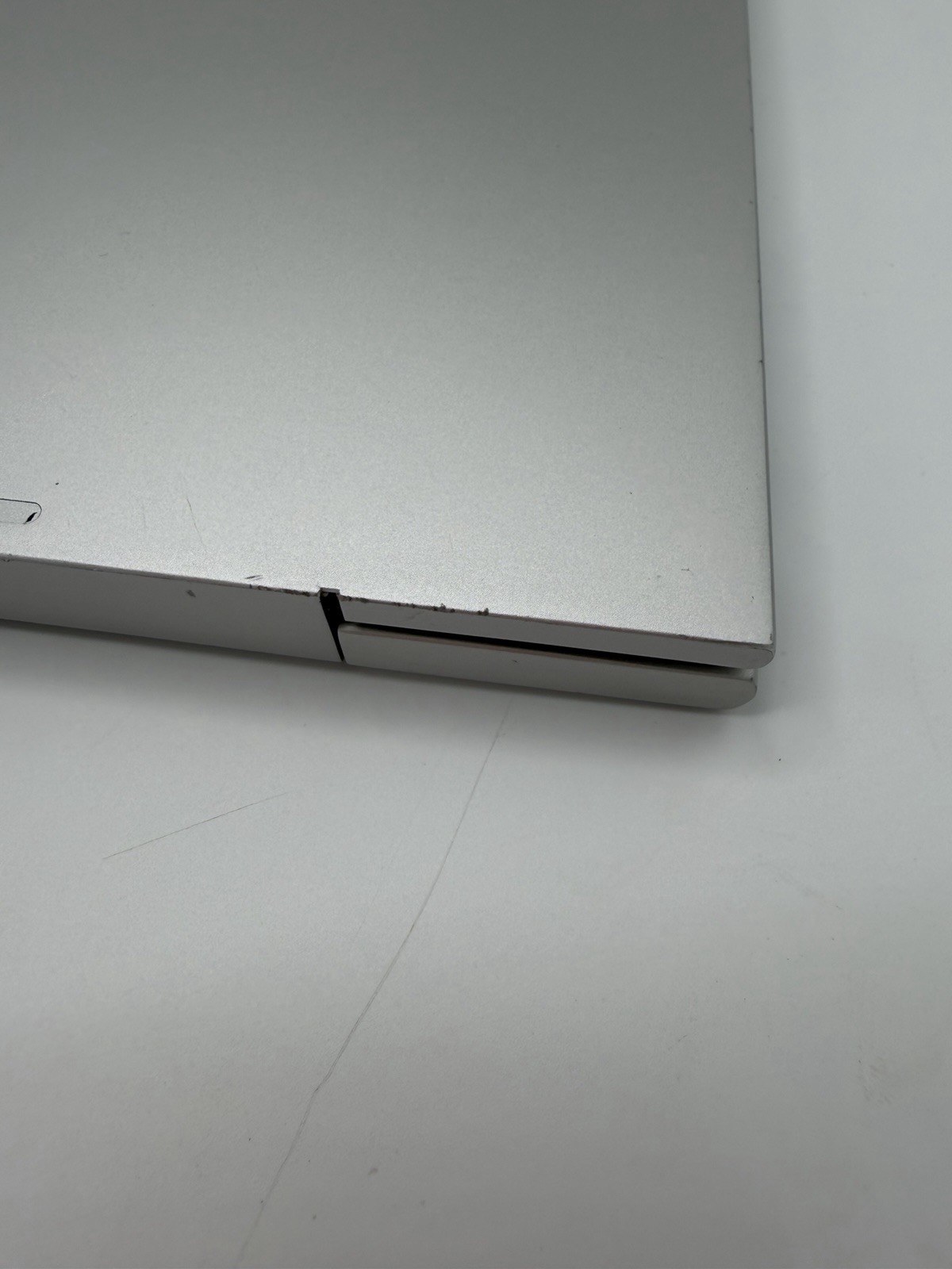 HP Envy 17m-ch0013dx 17.3” Touch i7-1165G7 16GB RAM 512GB SSD Windows 11 Iris Xe