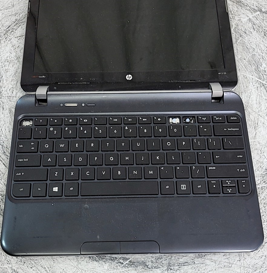HP 3125 D3H53UT#ABA Laptop AMD E1-1500 w/RADEON HD 4GB 320GB SEE NOTES