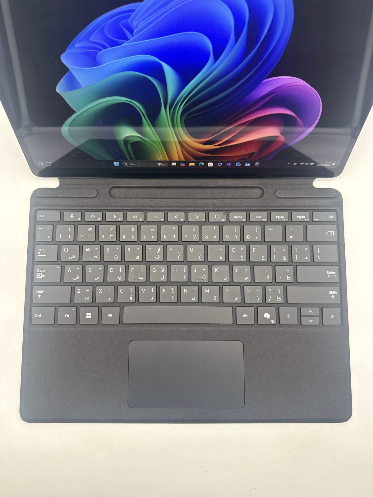 Microsoft Surface Pro 11 13″ Snapdragon X 12-Core 16GB RAM 1TB SSD – Used