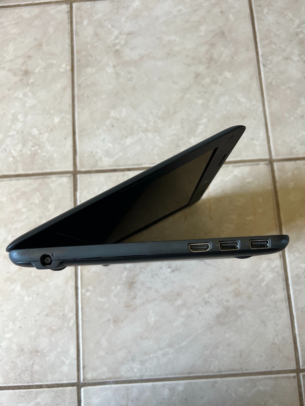 Dell Latitude 3190 11.6″ Laptop Celeron N4100 4GB 128GB SSD Windows 11 + Charger