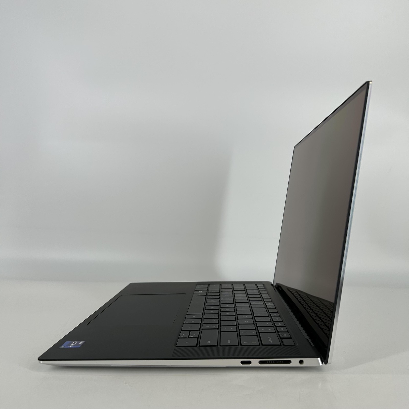 Dell XPS 15 9530 Silver 3.5K TOUCH 2.6 GHz i9-13900H 32GB 1TB RTX 4070 Excellent
