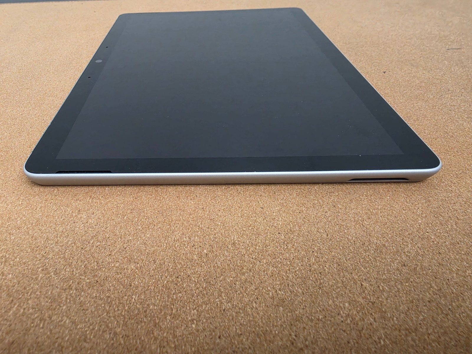 Microsoft Surface Go 2 m3-8100Y 8GB Ram 128GB SSD Win 11 Pro