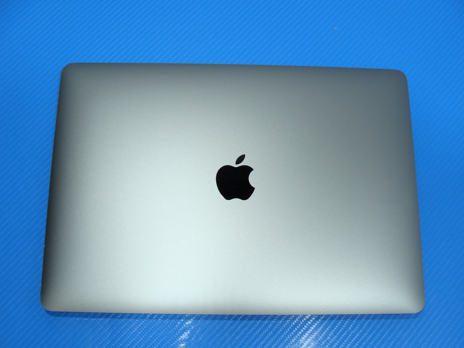 Apple MacBook Air A2337 13.3″ M1 (2020) 8CPU/7GPU 8GB 128GB MGN63LL/A +Charger