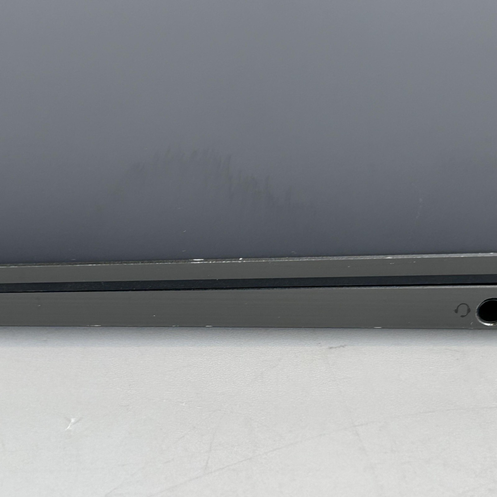 Dell Latitude 9450 (2-in-1) 14 2K TOUCH 2.1 GHz Ultra 7 165U 32GB 256GB SSD Good