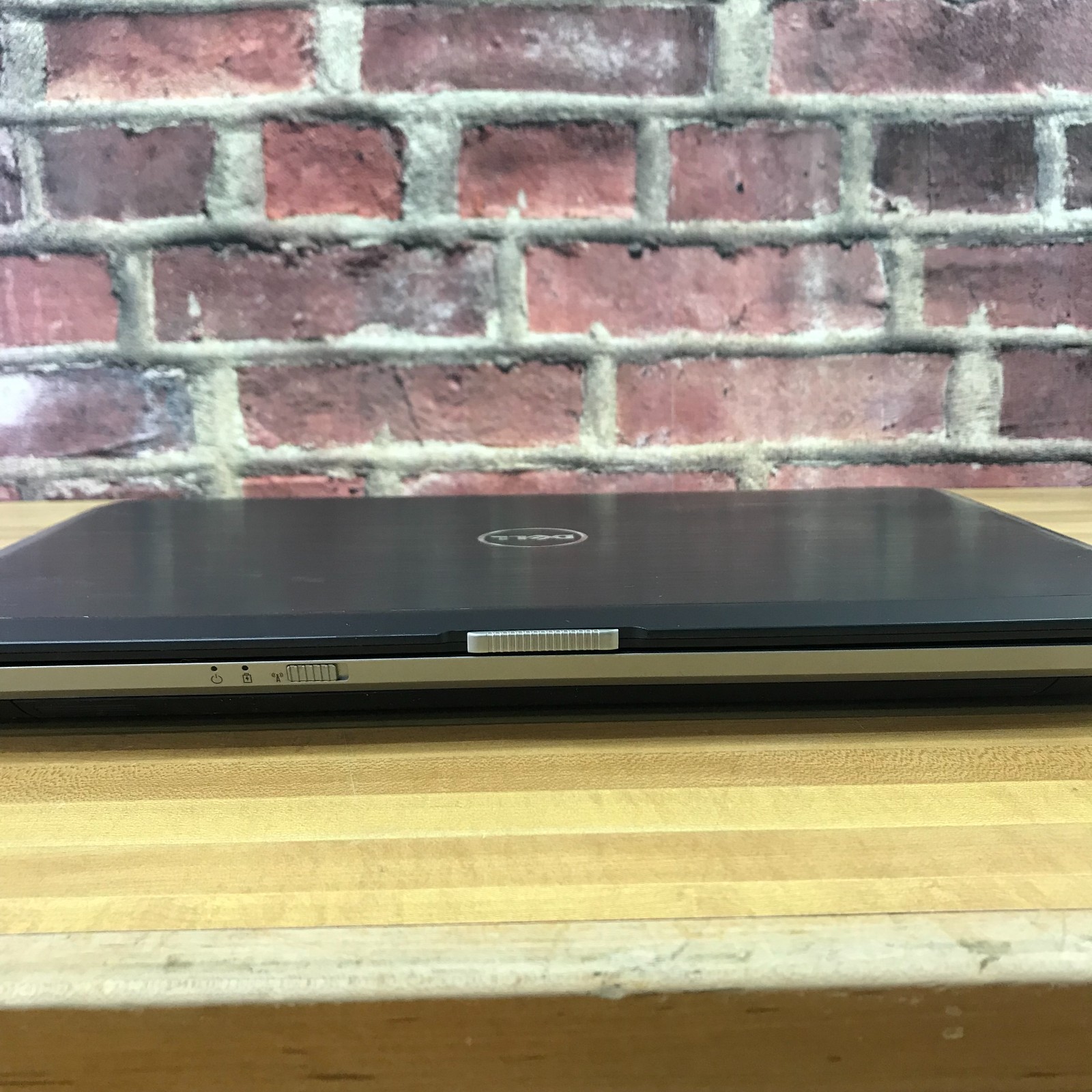 Dell Latitude 15.6″ Retro Gaming Laptop i3-2310M 2.10GHz 2GB RAM (Windows 7 Pro)