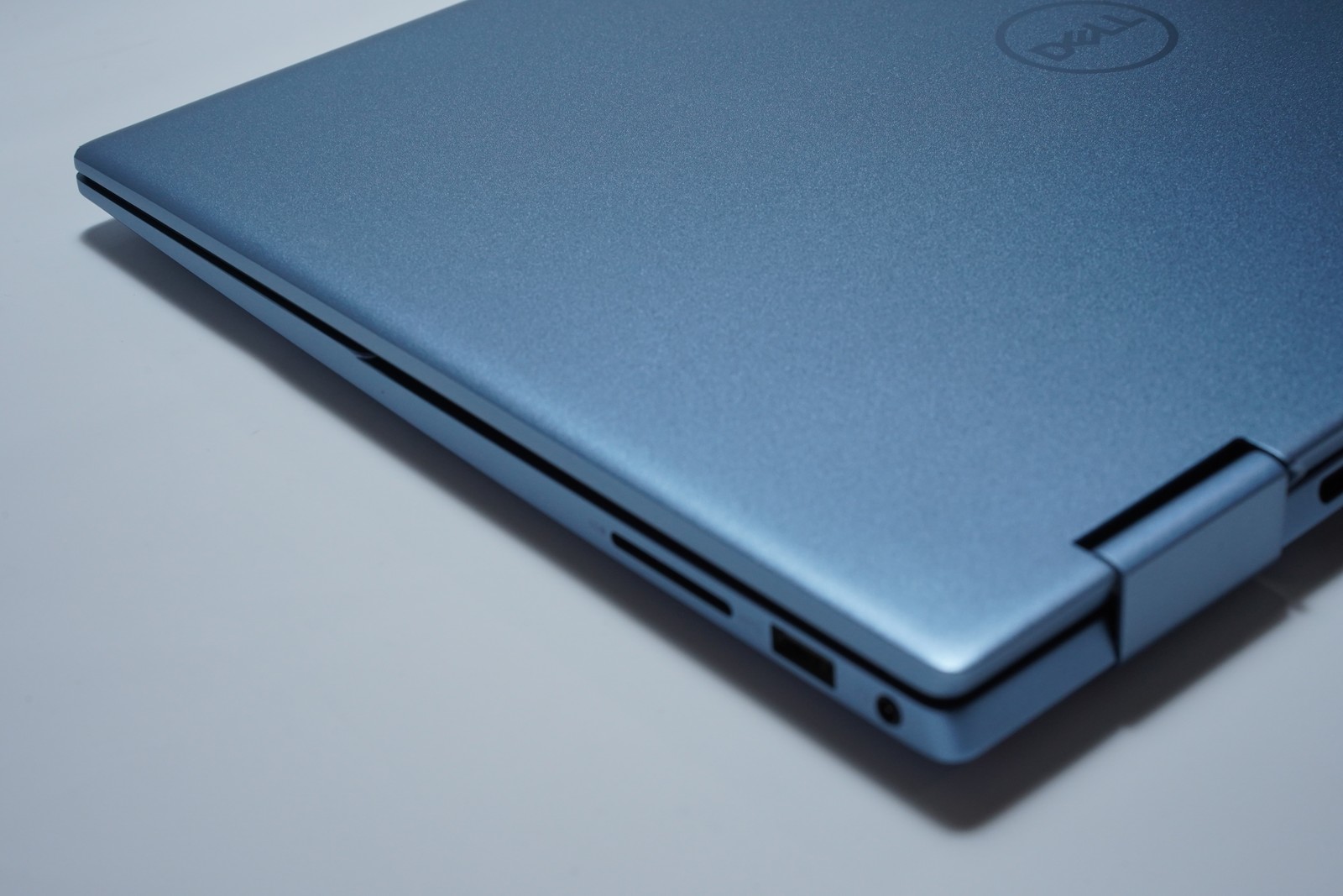 Dell Inspiron 14 7435 2-in-1 Laptop (Ryzen 5 7530U/8GB/512GB/AMD Radeon/2K Touch