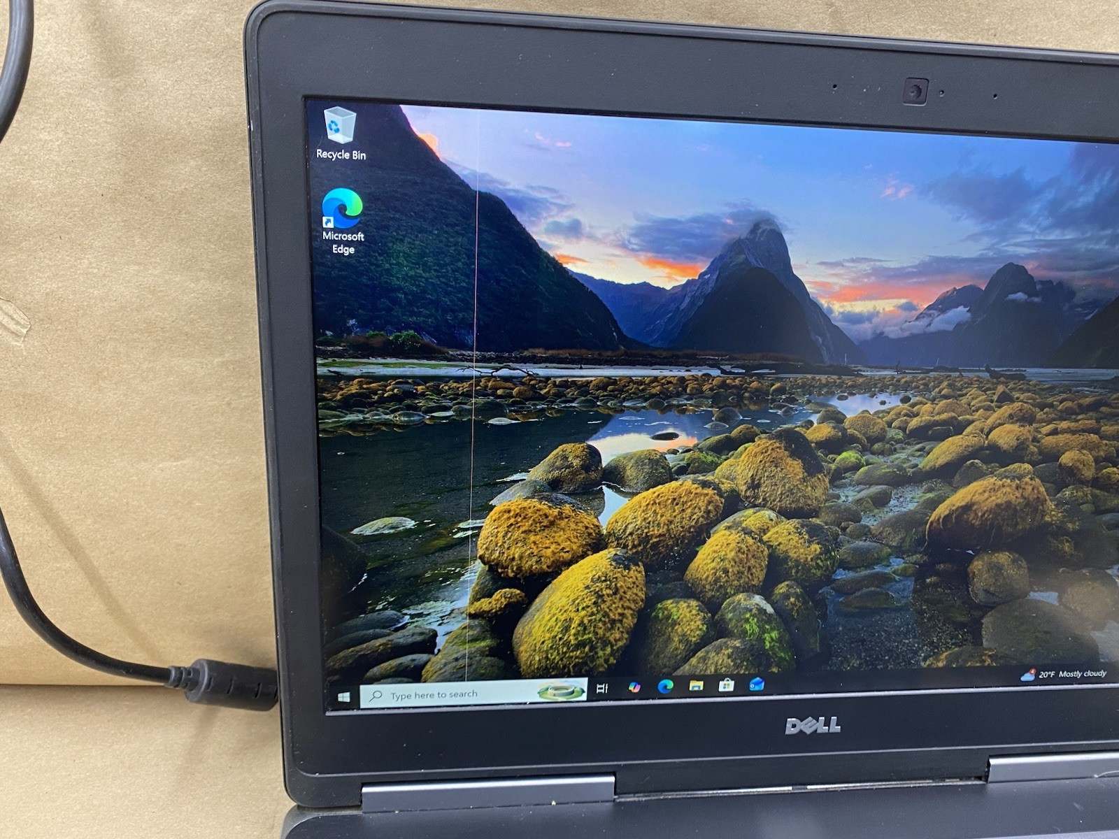 Dell Precision 7520 – 16″ 3840*2160 – E3-1575M – 8GB – 256GB – Win 10 – READ